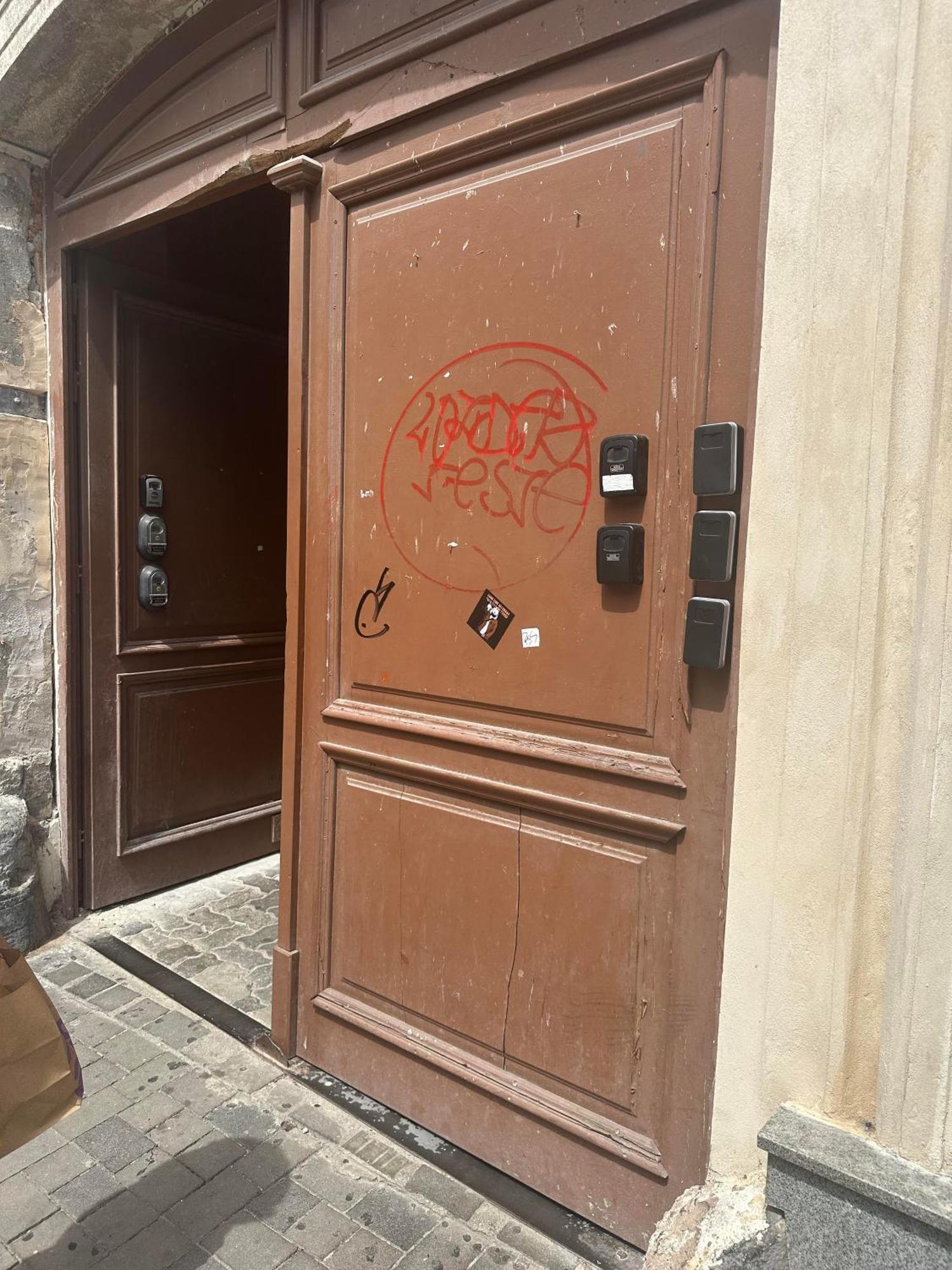 C Private Room In City Center In Братислава Экстерьер фото